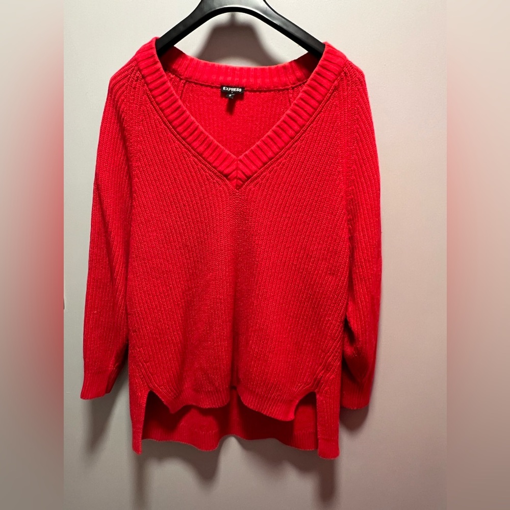 Express Tunic Length VNeck Sweater Size Medium